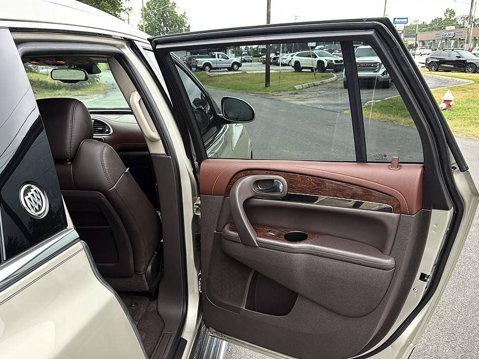 Used 2014 Buick Enclave Leather FWD image 33