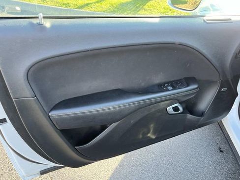 Used 2019 Dodge Challenger SXT w/ Driver Convenience Group image 21