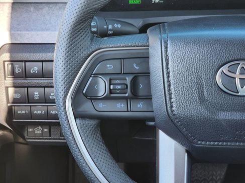 Used 2025 Toyota Tacoma Trailhunter image 31