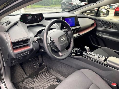 Used 2023 Toyota Prius Prime FWD image 8