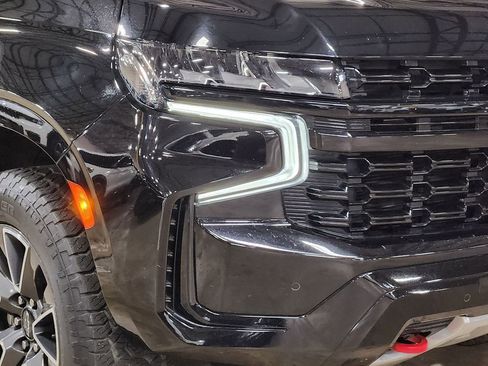 Used 2023 Chevrolet Suburban Z71 w/ Luxury Package AWD/4WD image 13