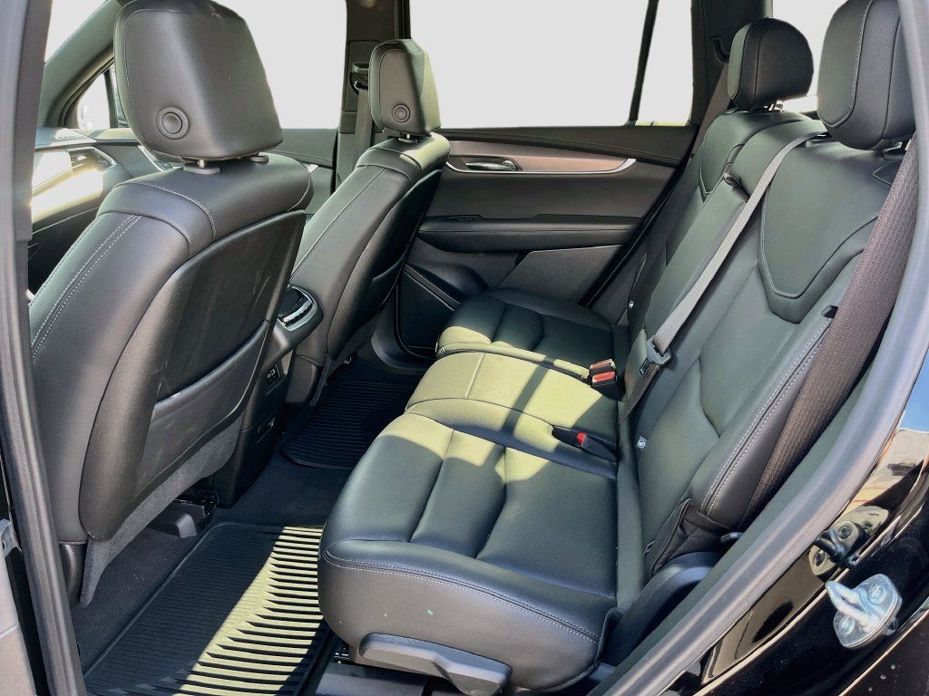 Used 2025 Cadillac XT6 Luxury FWD image 26