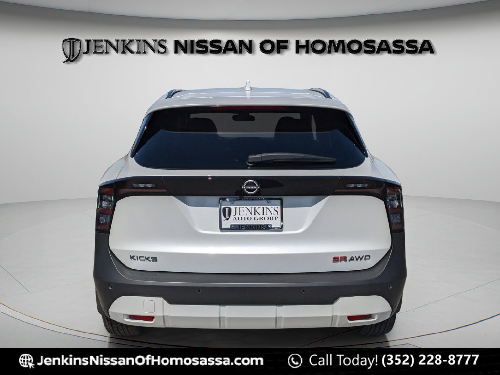 Certified 2025 Nissan Kicks SR AWD/4WD image 5