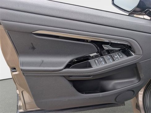 Used 2020 Land Rover Range Rover Evoque S image 20