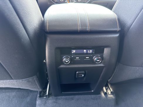 Used 2021 Chevrolet Traverse LS FWD image 22