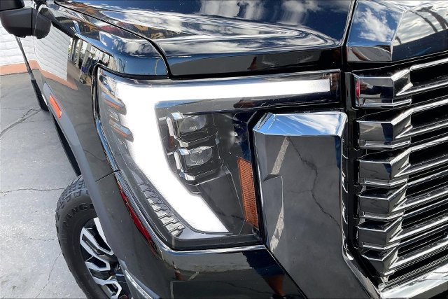Used 2024 GMC Sierra 3500 Denali Ultimate AWD/4WD image 27