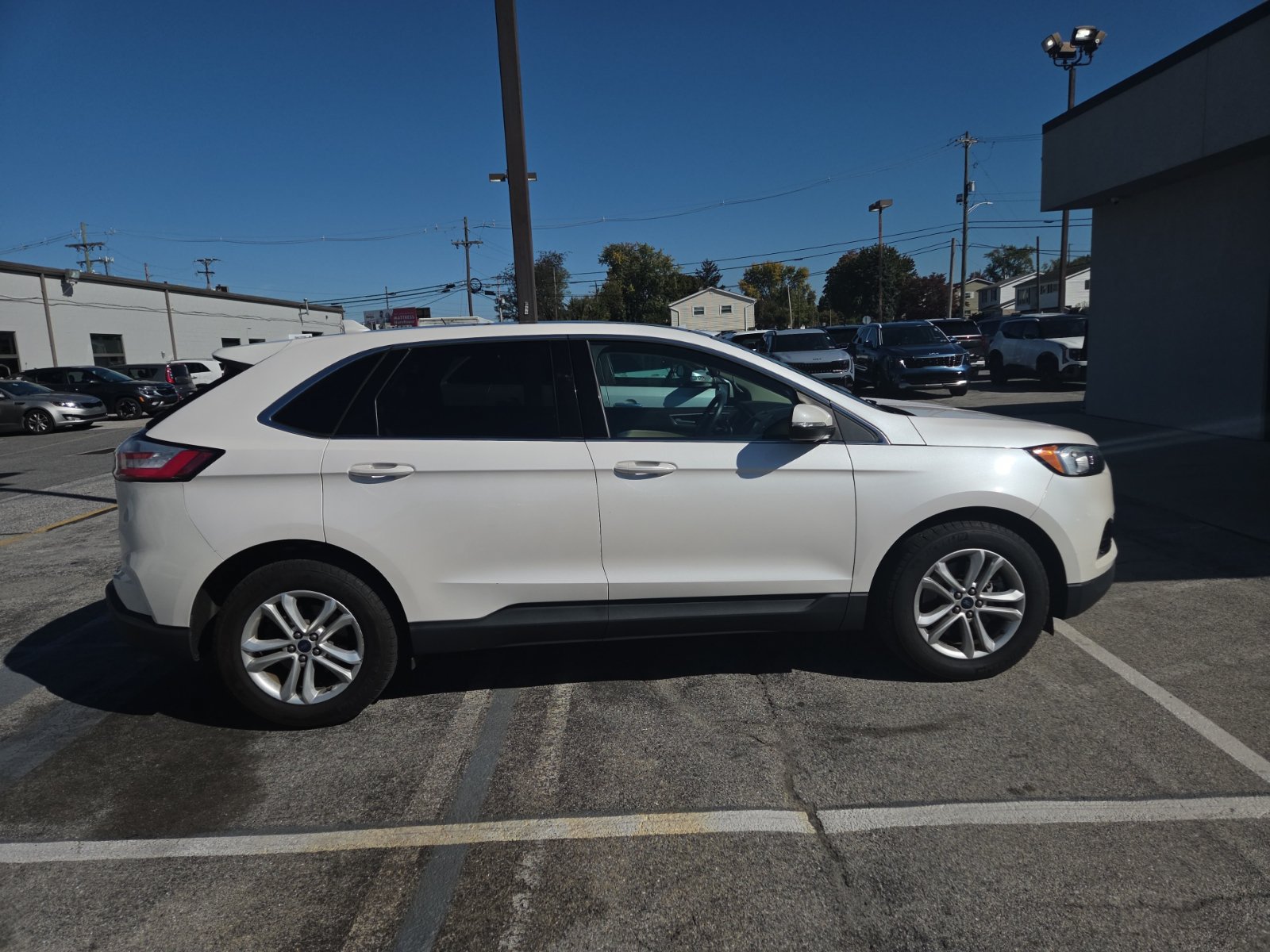 Used 2019 Ford Edge SEL w/ Equipment Group 201A AWD/4WD image 3