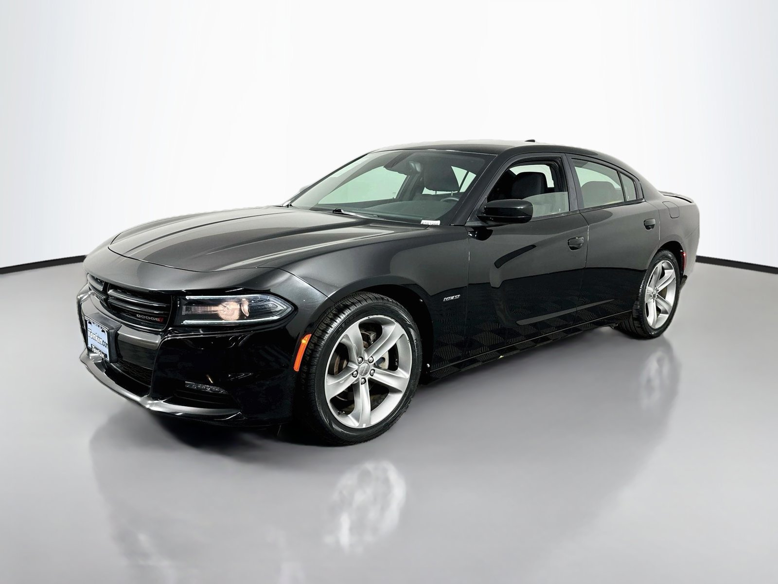 Used 2016 Dodge Charger R/T RWD image 3