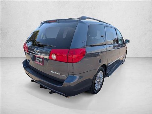 Used 2009 Toyota Sienna XLE Limited FWD image 5