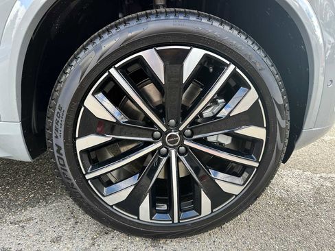 New 2026 Volvo XC90 T8 Plus image 9