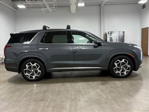 Used 2022 Hyundai Palisade Calligraphy w/ Winter Package image 3