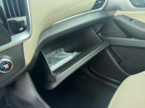 Used 2022 Chevrolet Traverse LS FWD image 27