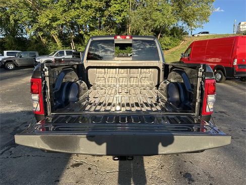 Used 2024 RAM 2500 Tradesman w/ Chrome Appearance Group image 9