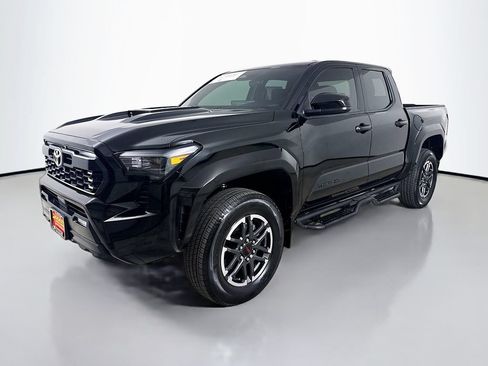 Certified 2024 Toyota Tacoma TRD Sport AWD/4WD image 3