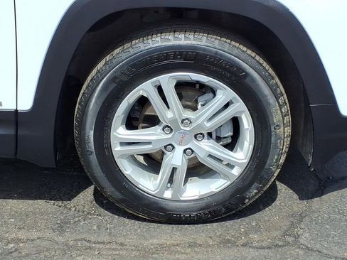 Used 2024 GMC Terrain SLE FWD image 9
