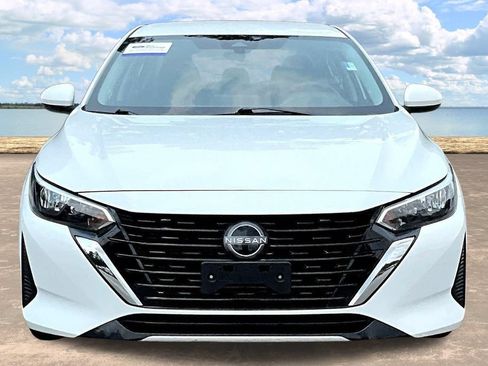Used 2025 Nissan Sentra SV FWD image 2