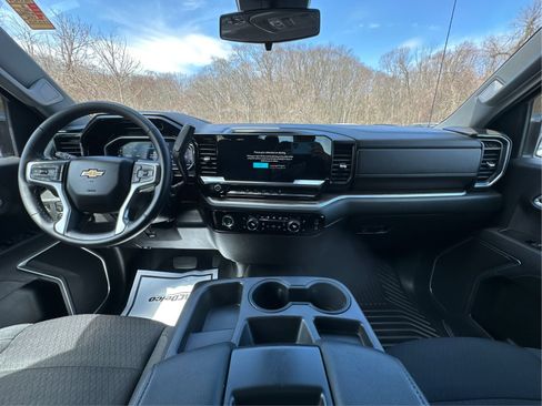 Used 2022 Chevrolet Silverado 1500 LT AWD/4WD image 26