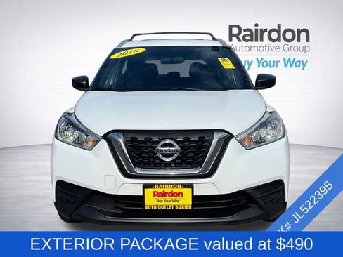 Used 2018 Nissan Kicks S w/ Exterior Package image 2