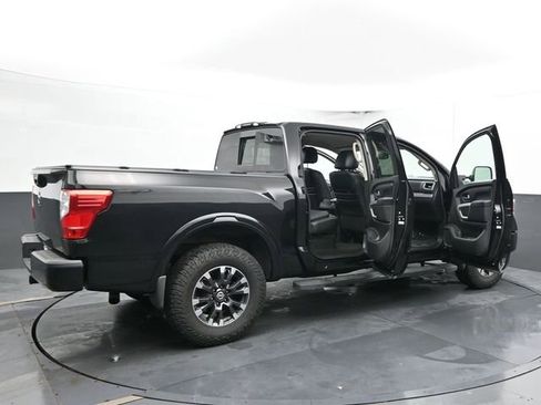 Used 2018 Nissan Titan PRO-4X w/ Pro-4x Convenience Package image 59