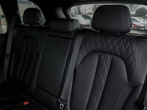 Used 2025 BMW X5 M60i image 35