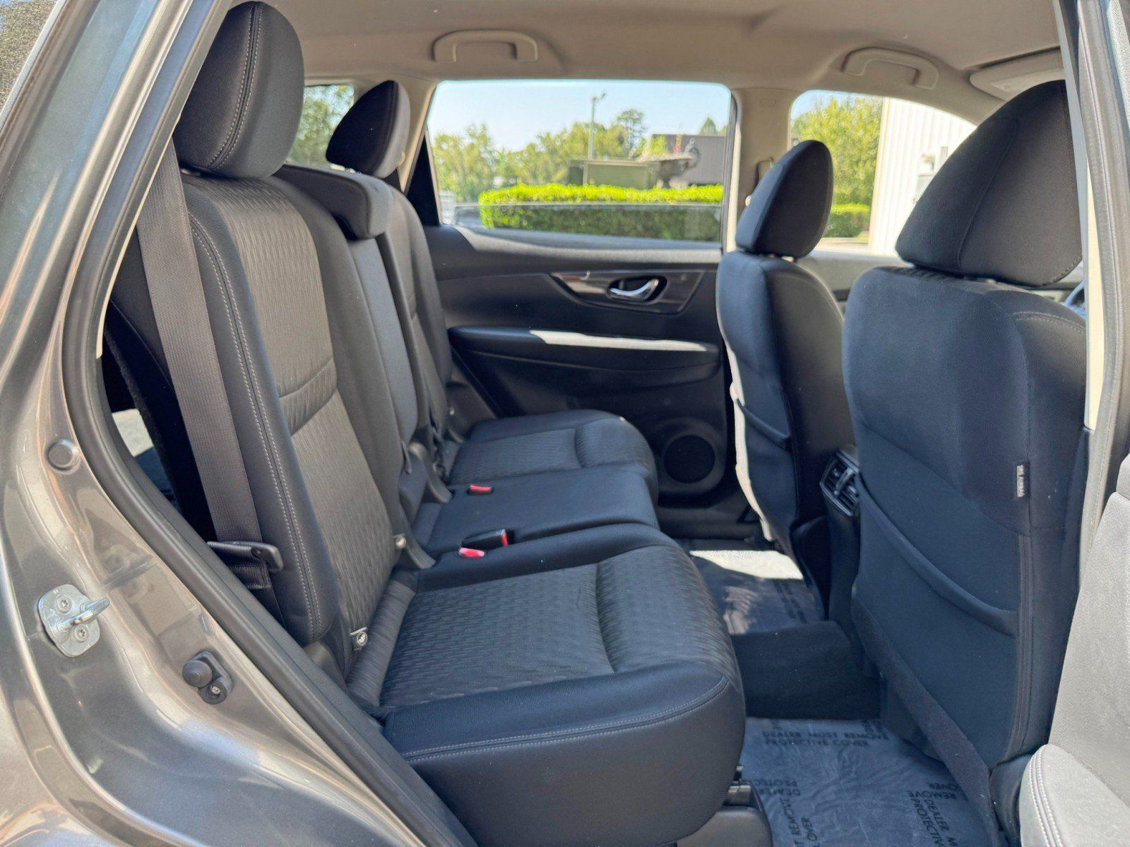 Used 2017 Nissan Rogue SV FWD image 32
