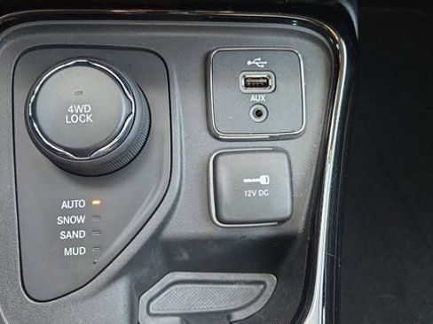Used 2017 Jeep Compass Limited AWD/4WD image 18