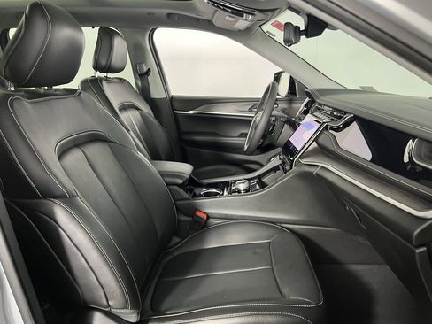 Certified 2022 Jeep Grand Cherokee Limited 4xe w/ Luxury Tech Group II image 34