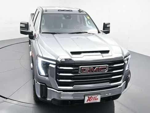 Used 2024 GMC Sierra 3500 SLE w/ SLE Value Package AWD/4WD image 4