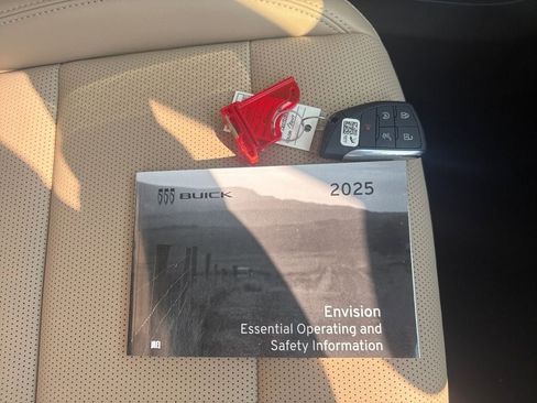 New 2025 Buick Envision Preferred image 33