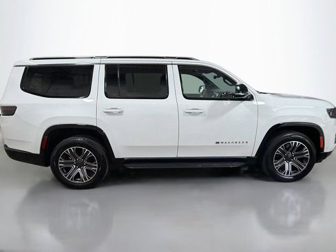 Used 2024 Jeep Wagoneer Series II AWD/4WD image 10