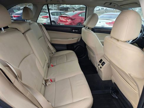 Used 2016 Subaru Outback 3.6R Limited image 13
