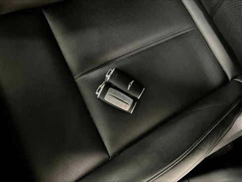 Used 2022 Genesis G70 2.0T RWD image 27