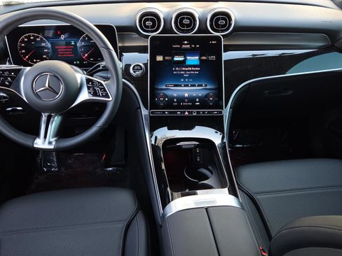 Used 2025 Mercedes-Benz GLC 300 image 26