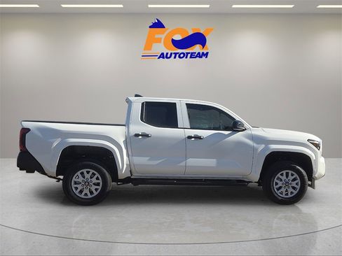 New 2026 Toyota Tacoma SR image 6