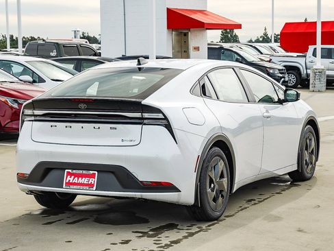 New 2026 Toyota Prius Plug-In Hybrid image 7