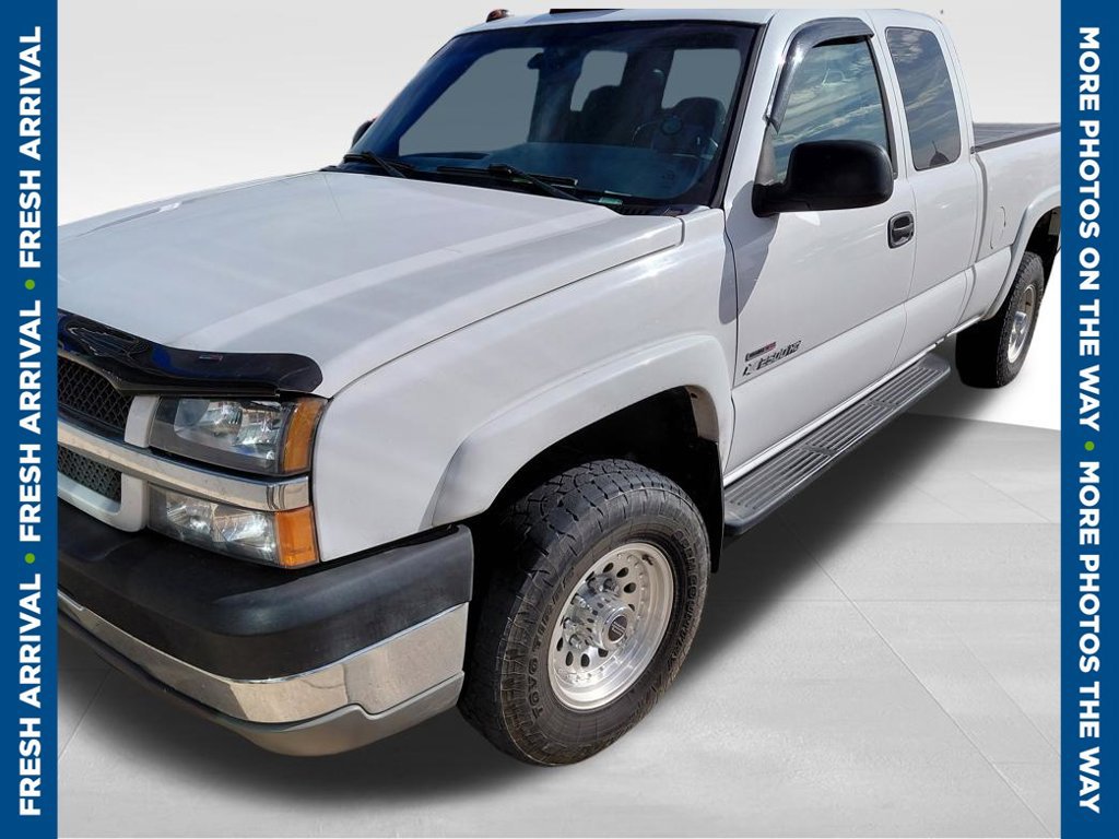 Used 2004 Chevrolet Silverado 2500 LS w/ Heavy-Duty Power Package AWD/4WD image 1