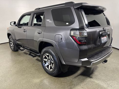 Certified 2022 Toyota 4Runner TRD Off-Road AWD/4WD image 5
