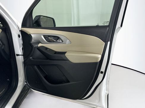 Used 2023 Chevrolet Traverse LS w/ Midnight/Sport Edition image 31