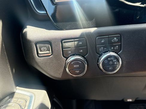 New 2026 GMC Sierra 1500 SLT w/ SLT Convenience Package AWD/4WD image 18