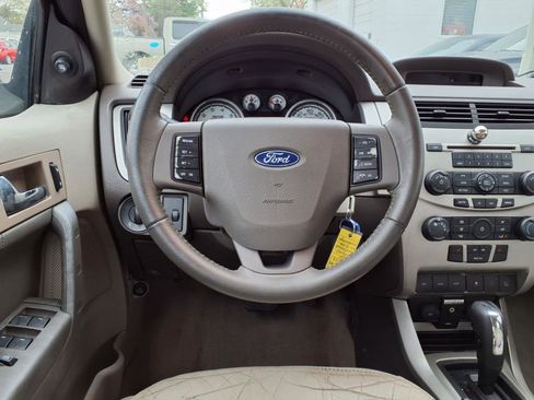 Used 2010 Ford Focus SES image 5