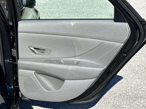 Certified 2025 Hyundai Elantra SEL image 16