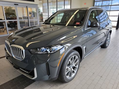 New 2026 BMW X5 xDrive50e AWD/4WD image 1