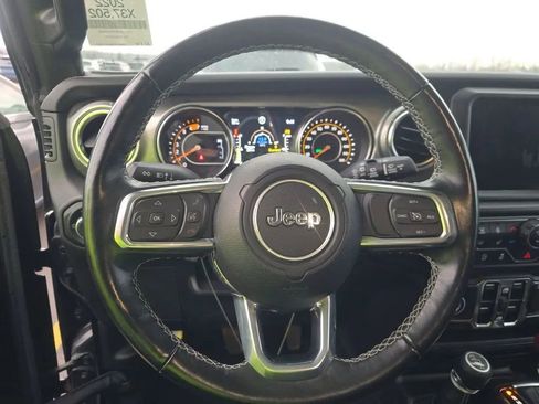 Used 2022 Jeep Wrangler Unlimited Sahara w/ Cold Weather Group image 10