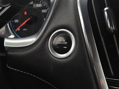 Used 2022 Chevrolet Traverse LT image 21