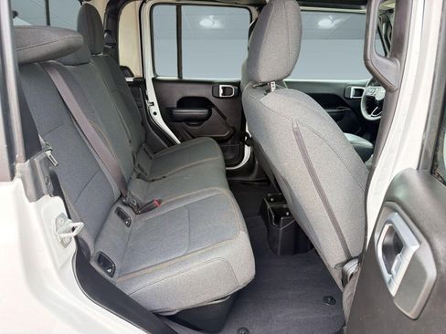 Certified 2025 Jeep Gladiator Sport AWD/4WD image 28