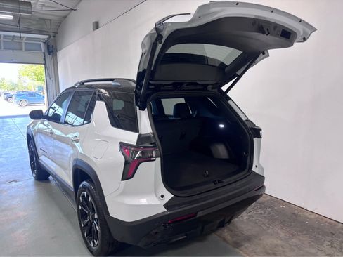 Used 2026 Chevrolet Equinox RS AWD/4WD image 4