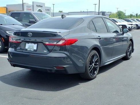 Used 2025 Toyota Camry SE AWD/4WD image 27