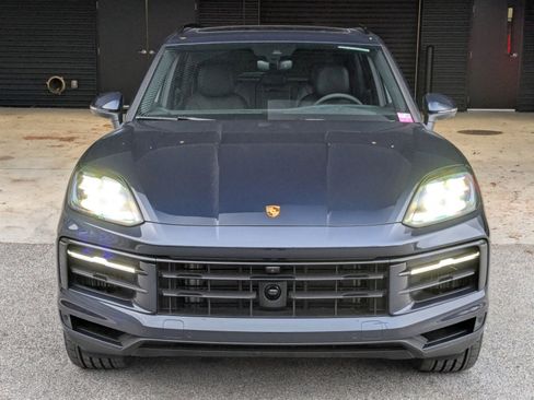 Used 2026 Porsche Cayenne AWD/4WD image 6
