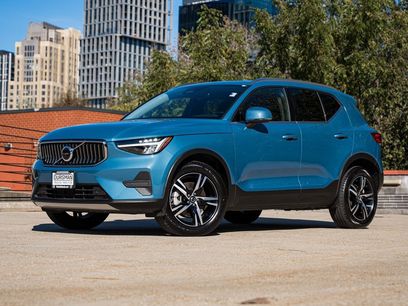Certified 2025 Volvo XC40 B5 Core