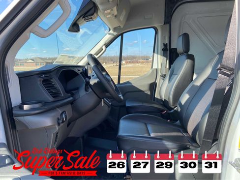 New 2025 Ford Transit 250 148 Medium Roof image 13